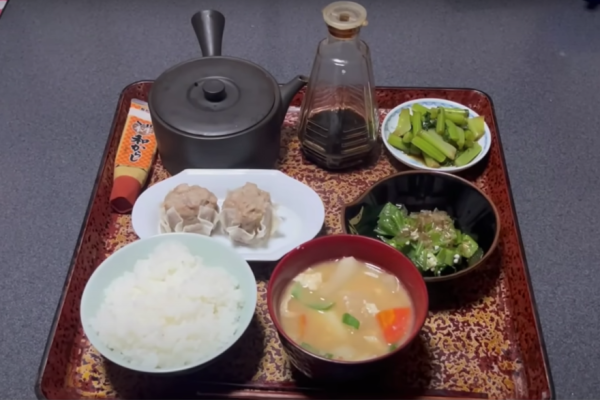 93-year-old grandma uses daily ingredients to make a surprise 