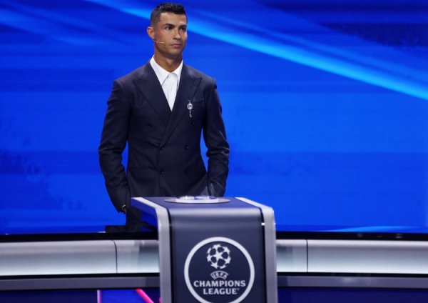 Entering club management 🔥Marca: Ronaldo will invest in Saudi investment group to acquire Almeria